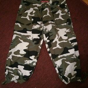 Camo Capri's